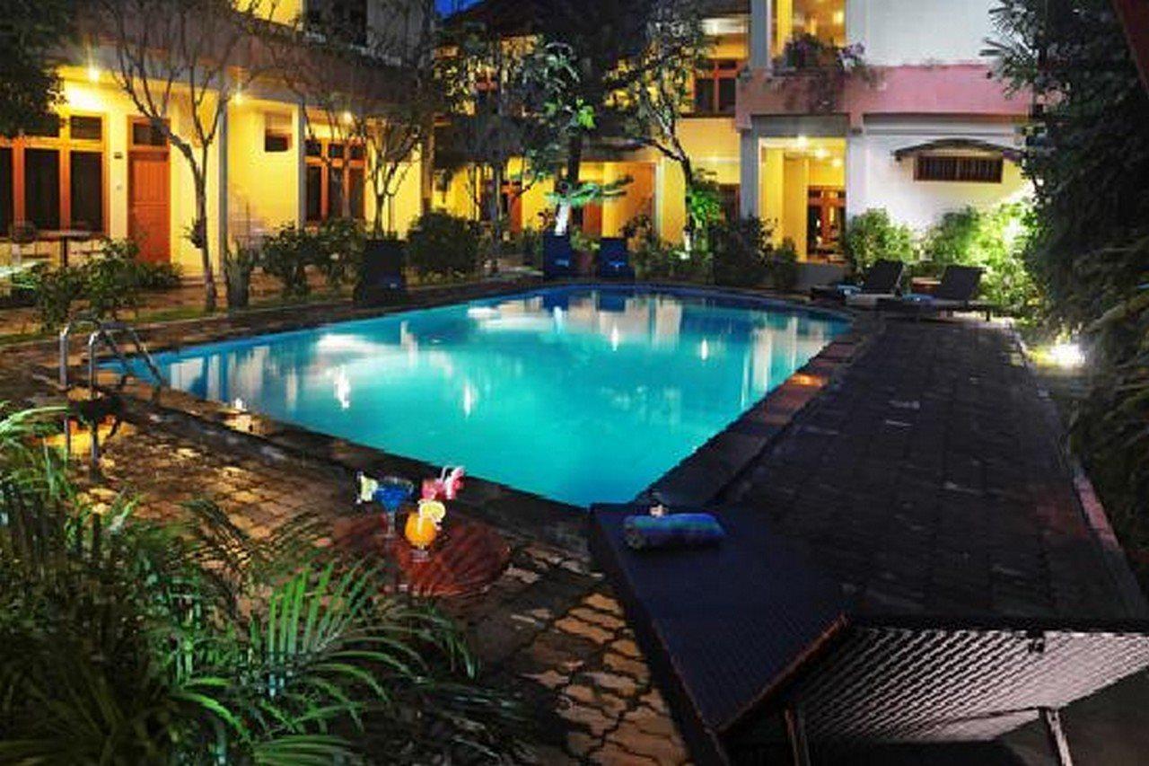 Febri'S Hotel & Spa Kuta Lombok Exteriör bild