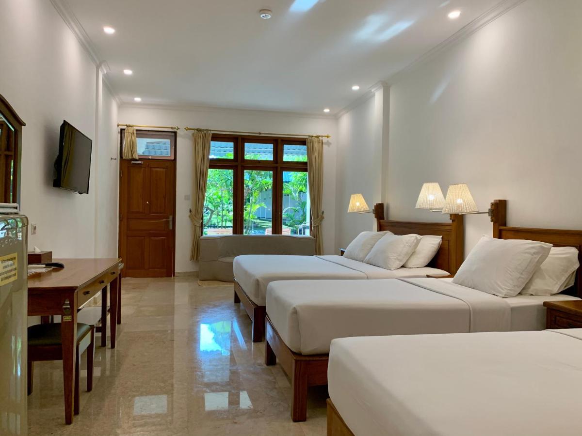 Febri'S Hotel & Spa Kuta Lombok Exteriör bild