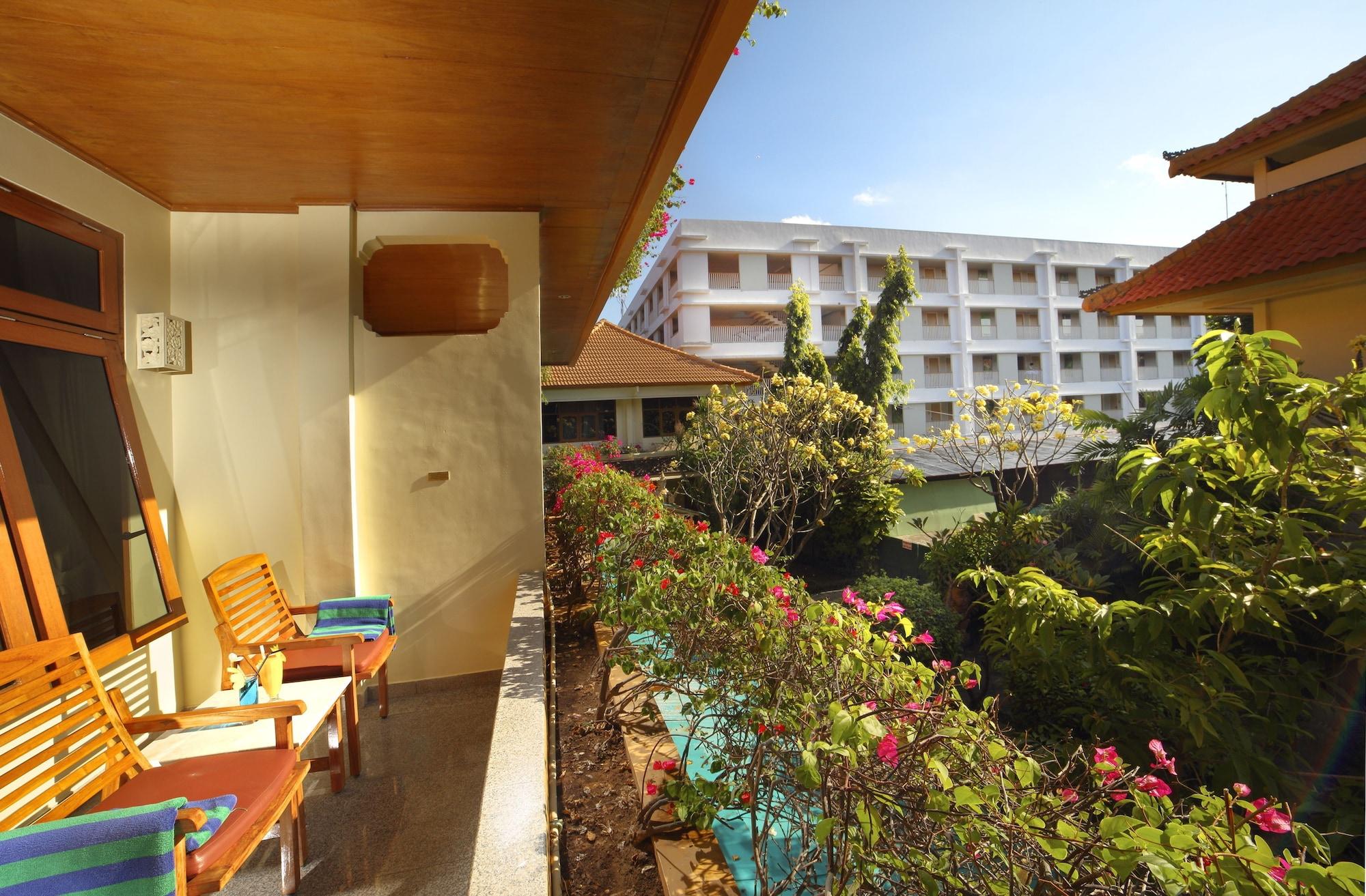 Febri'S Hotel & Spa Kuta Lombok Exteriör bild