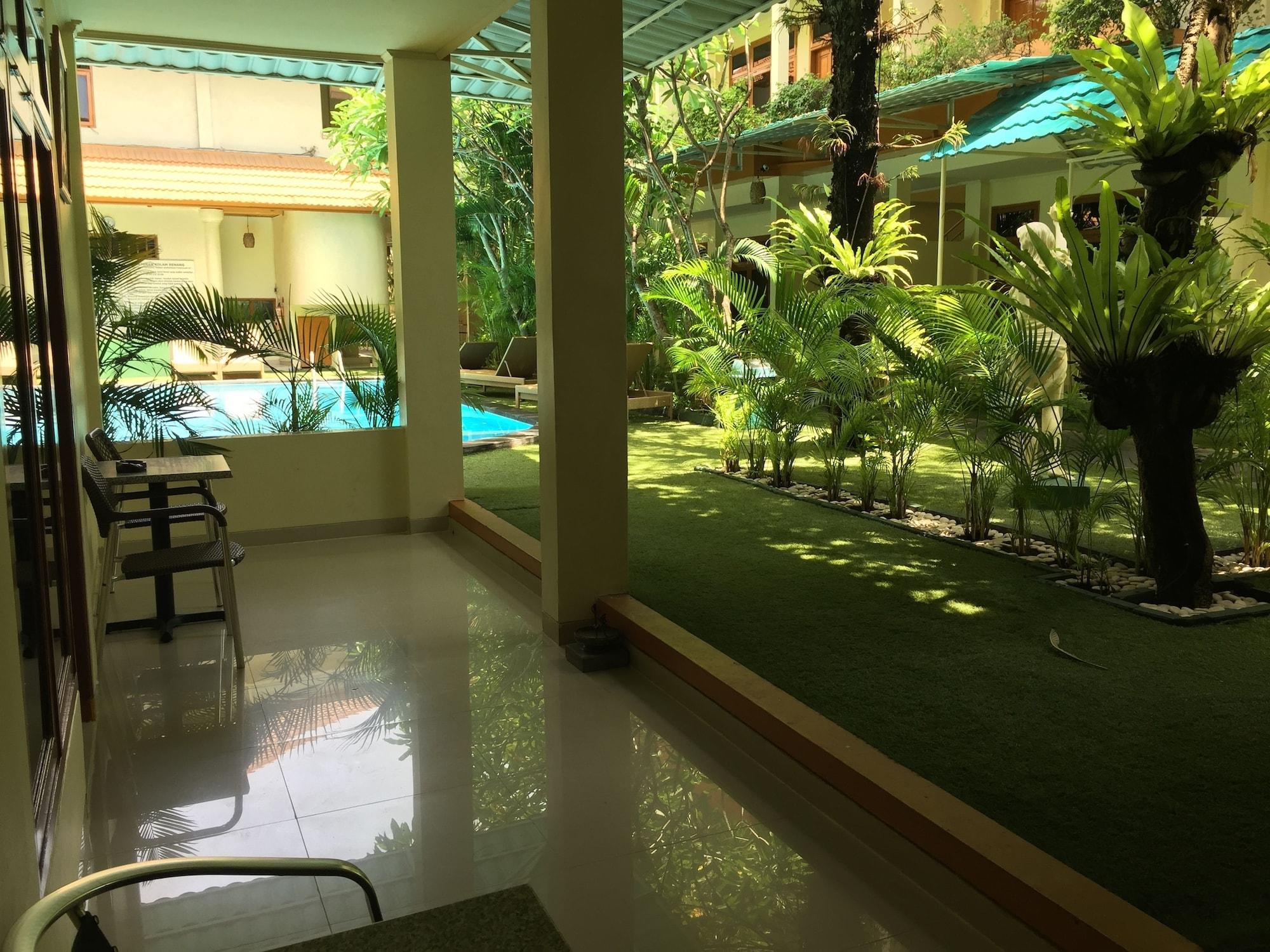 Febri'S Hotel & Spa Kuta Lombok Exteriör bild